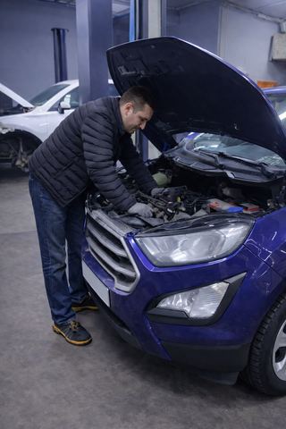 Автомеханик Исаев Сергей